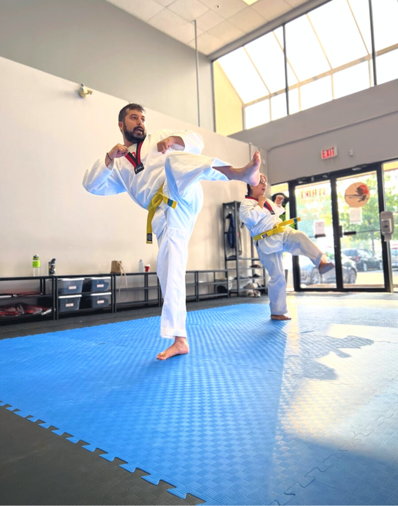 Adult kicking - Strike Taekwondo